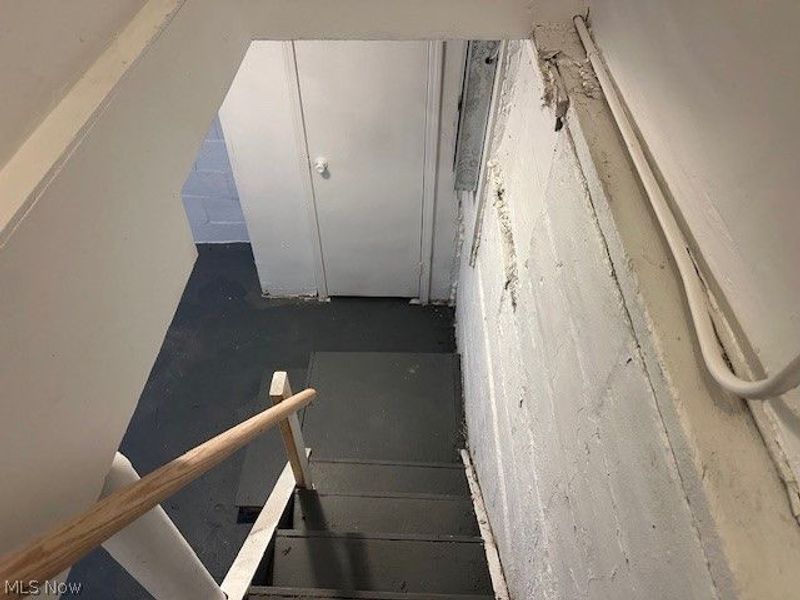 483 Douglas Street, Akron, OH 44307 Photo 15