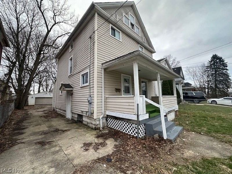 483 Douglas Street, Akron, OH 44307 Photo 22