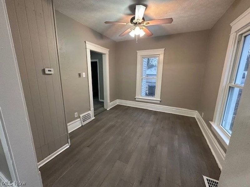 483 Douglas Street, Akron, OH 44307 Photo 3