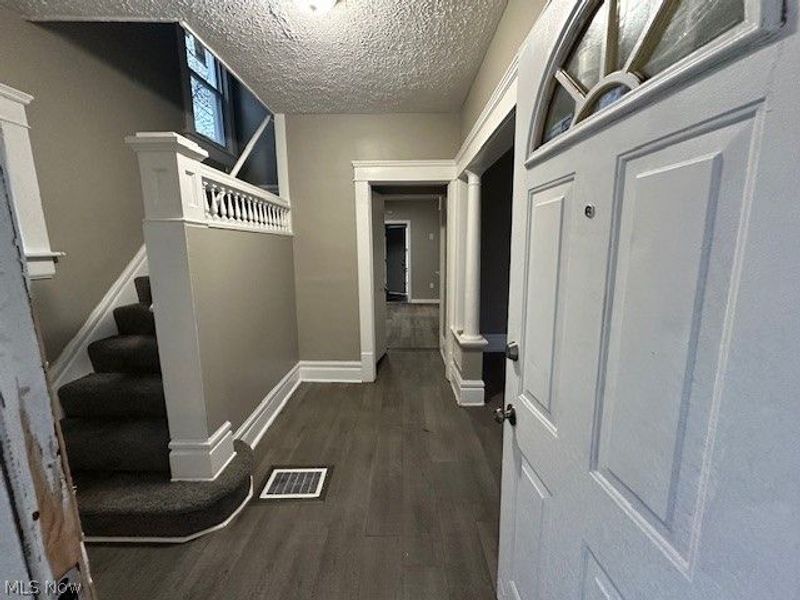 483 Douglas Street, Akron, OH 44307 Photo 5