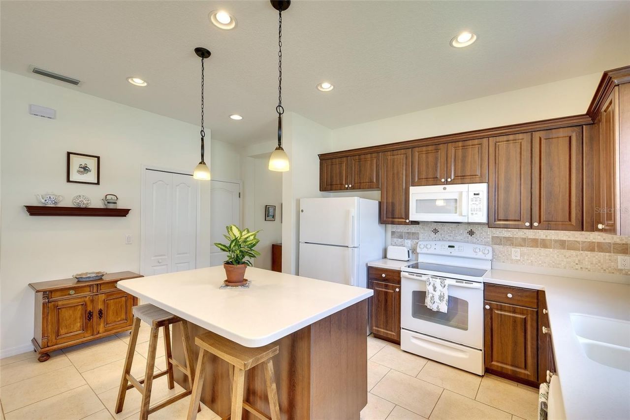 1428 Blue Horizon Circle, Bradenton, FL 34208 Photo