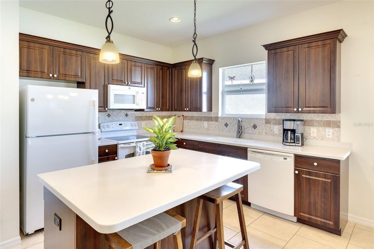 1428 Blue Horizon Circle, Bradenton, FL 34208 Photo