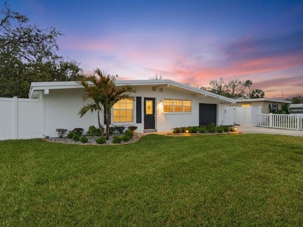 4424 W VARN AVENUE , TAMPA, FL 33616