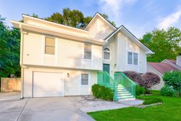 4608 Moss Court photo 4