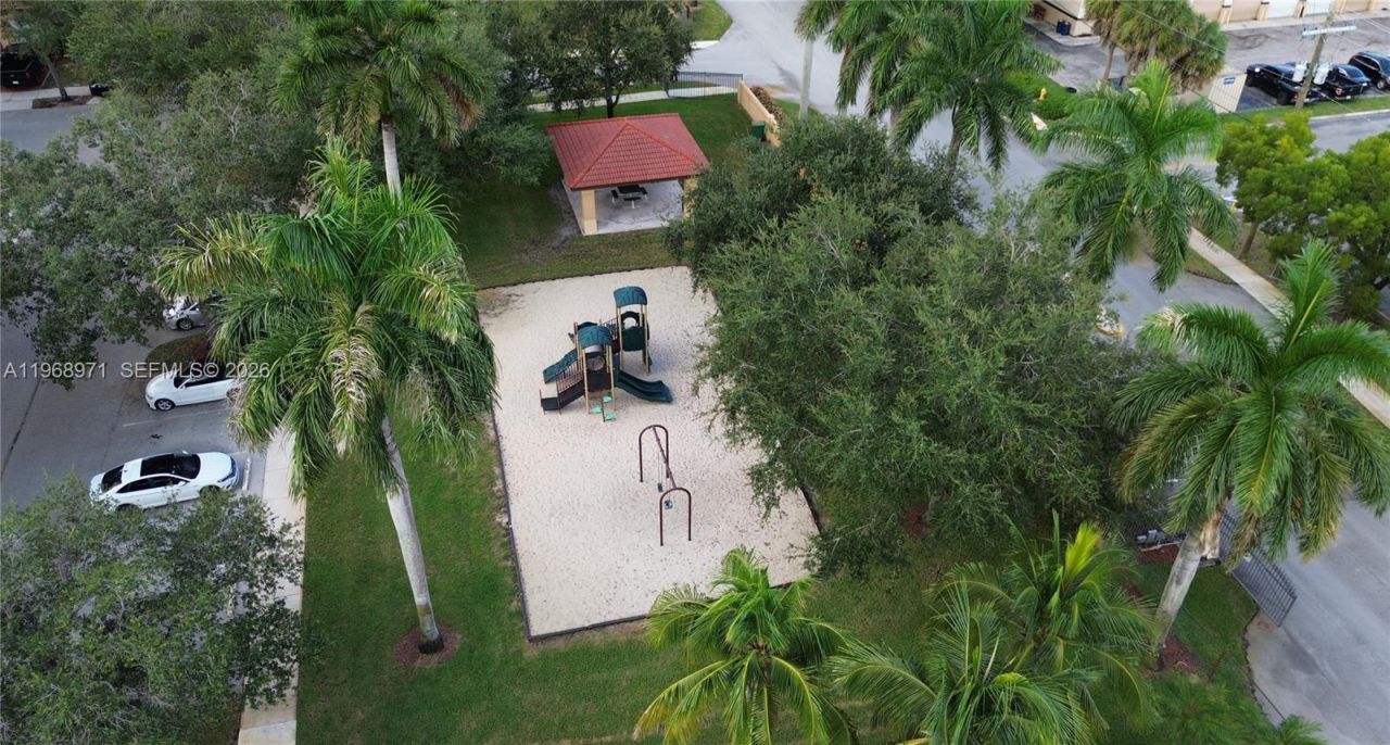 14070 S Forest Oak Cir, Davie, FL 33325 Photo