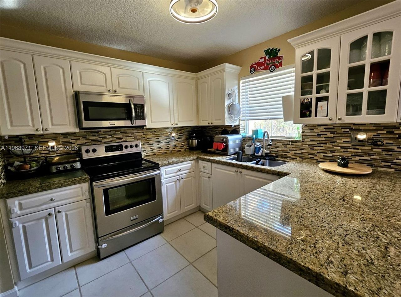 14070 S Forest Oak Cir, Davie, FL 33325 Photo