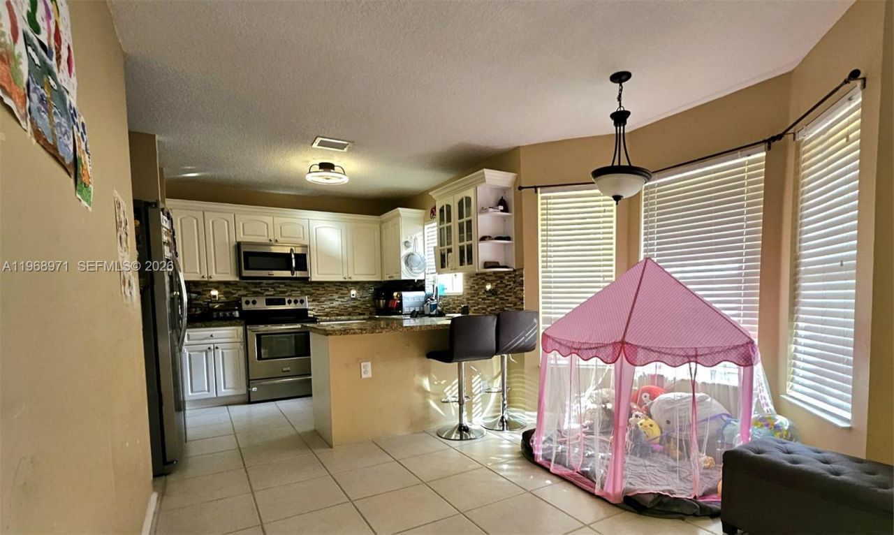 14070 S Forest Oak Cir, Davie, FL 33325 Photo