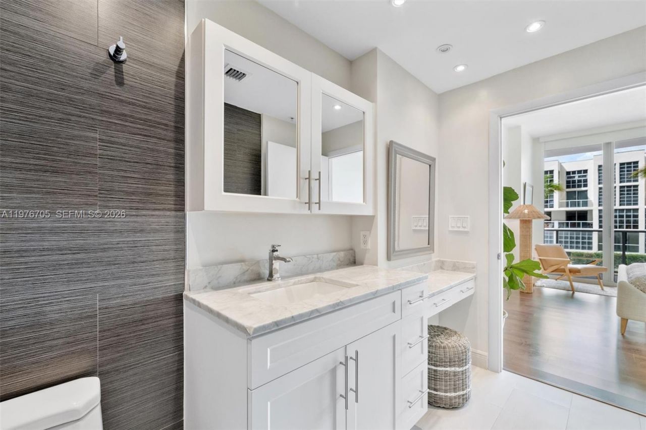 3470 E Coast Ave , Unit H0908, Miami, FL 33137 Photo