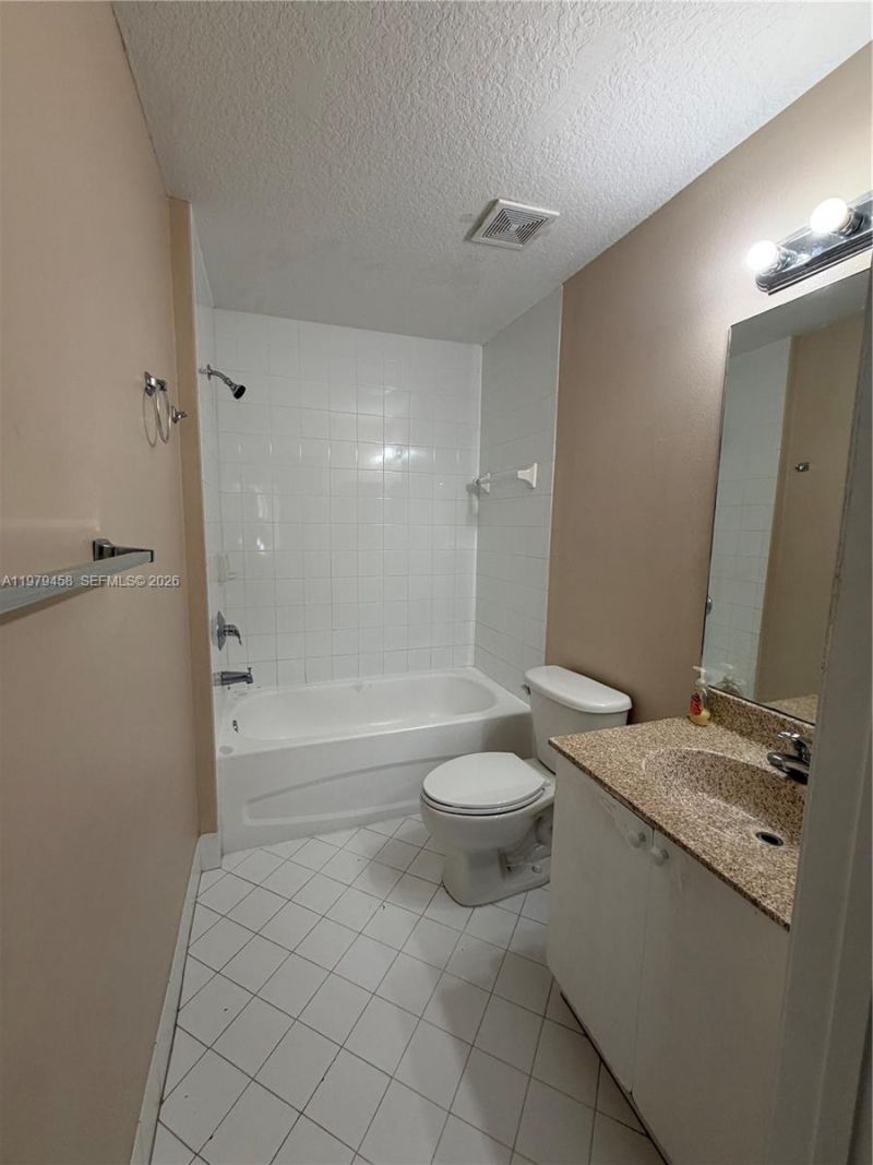 3780 N Jog Rd , Unit 205, West Palm Beach, FL 33411 Photo