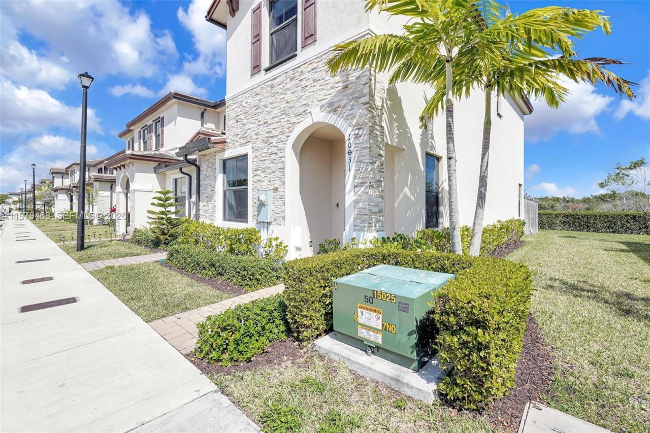 10031 SW 228th Ter , Miami, FL 33190 Photo