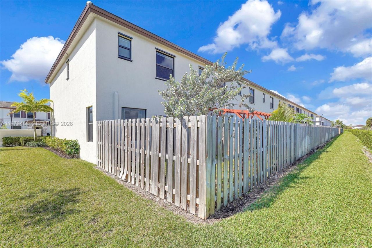 10031 SW 228th Ter , Miami, FL 33190 Photo