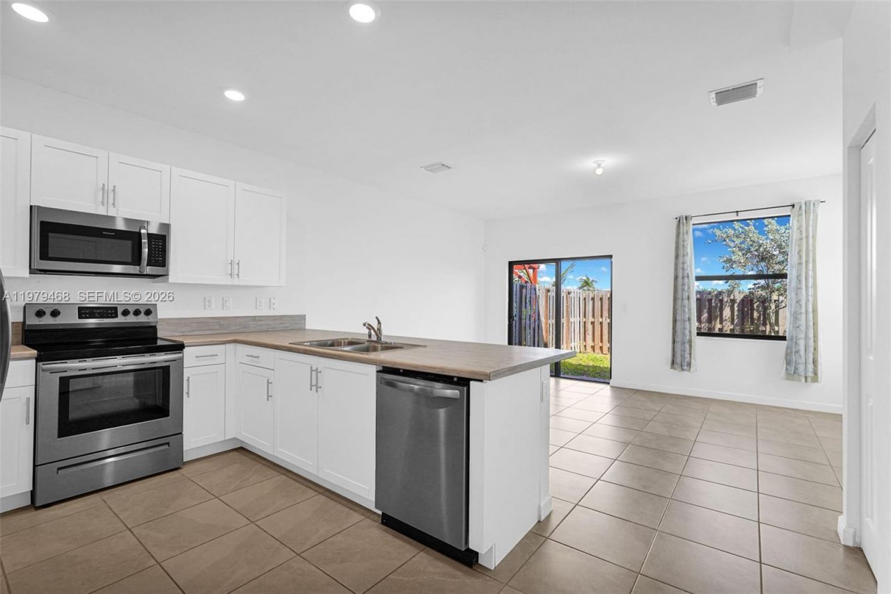 10031 SW 228th Ter , Miami, FL 33190 Photo