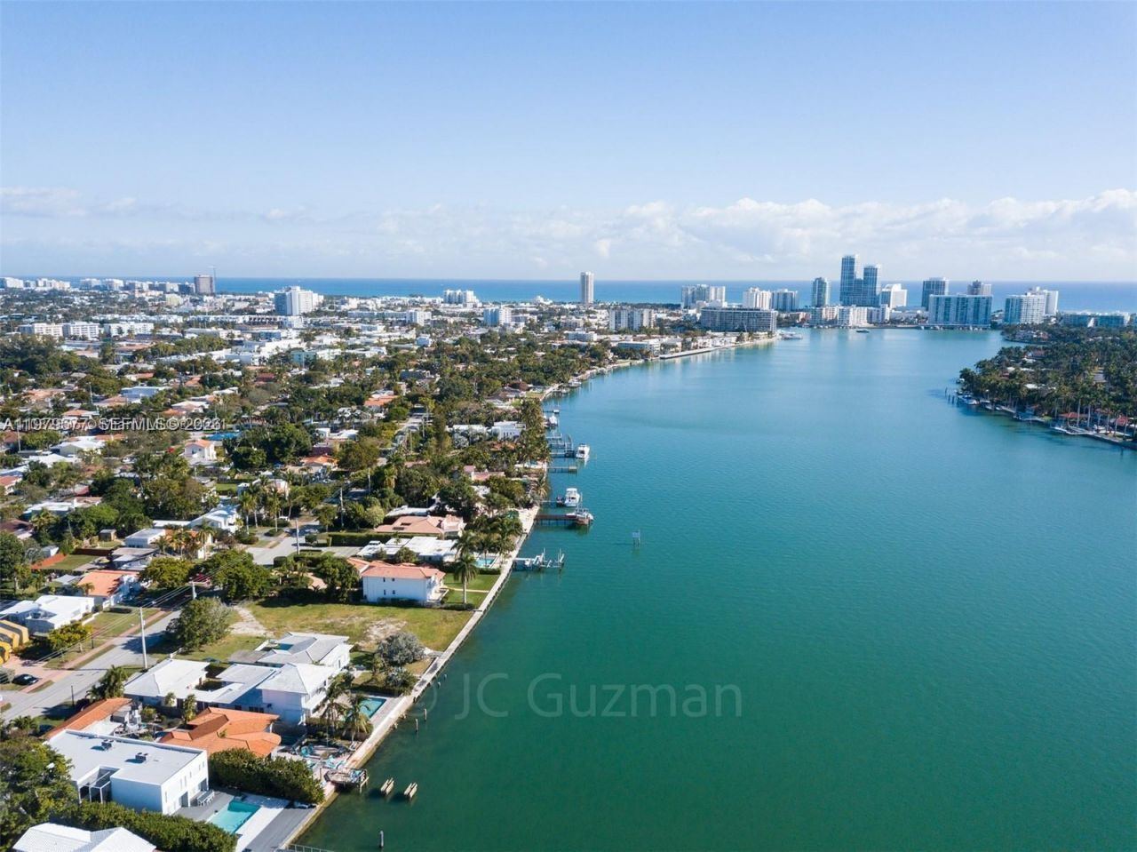 6910 Rue Notre Dame, Miami Beach, FL 33141 Photo