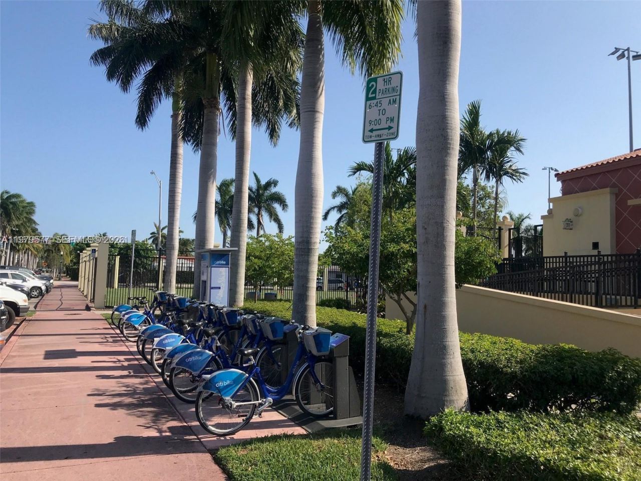 6910 Rue Notre Dame, Miami Beach, FL 33141 Photo