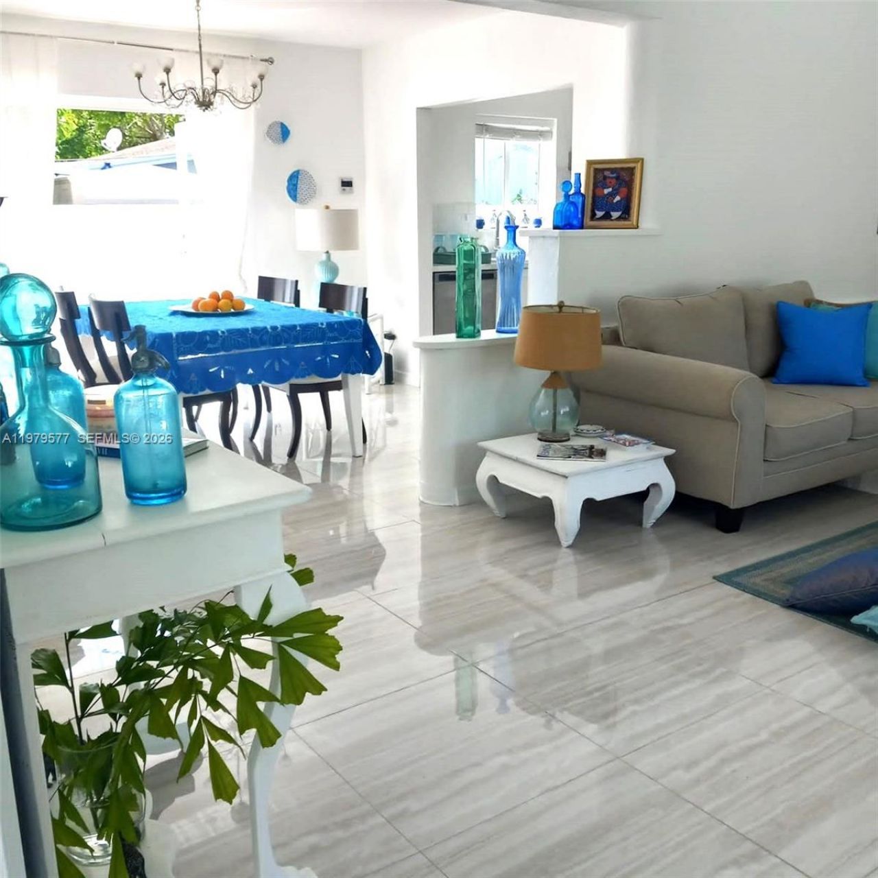 6910 Rue Notre Dame, Miami Beach, FL 33141 Photo