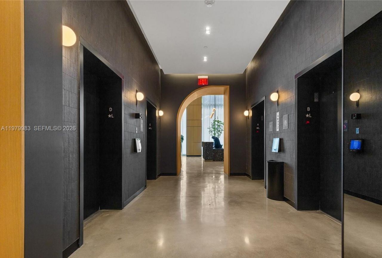 151 NE 5 , Unit 1404, Miami, FL 33132 Photo