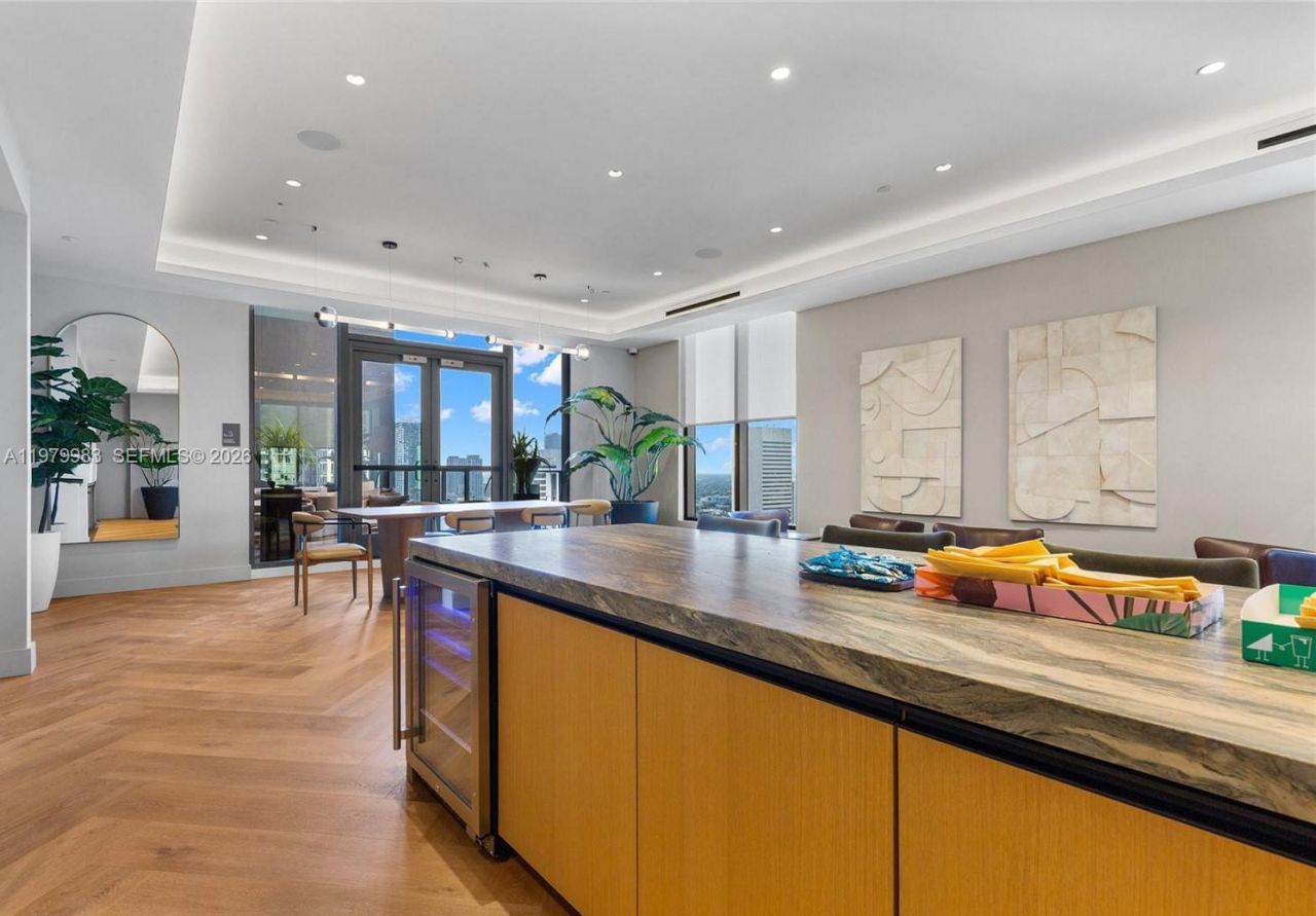 151 NE 5 , Unit 1404, Miami, FL 33132 Photo