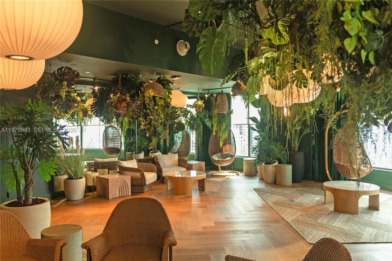 151 NE 5 , Unit 1404, Miami, FL 33132 Photo