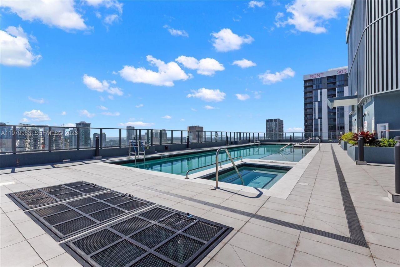 151 NE 5 , Unit 1404, Miami, FL 33132 Photo