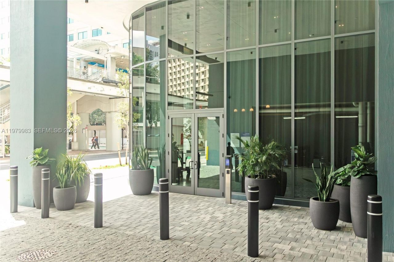 151 NE 5 , Unit 1404, Miami, FL 33132 Photo