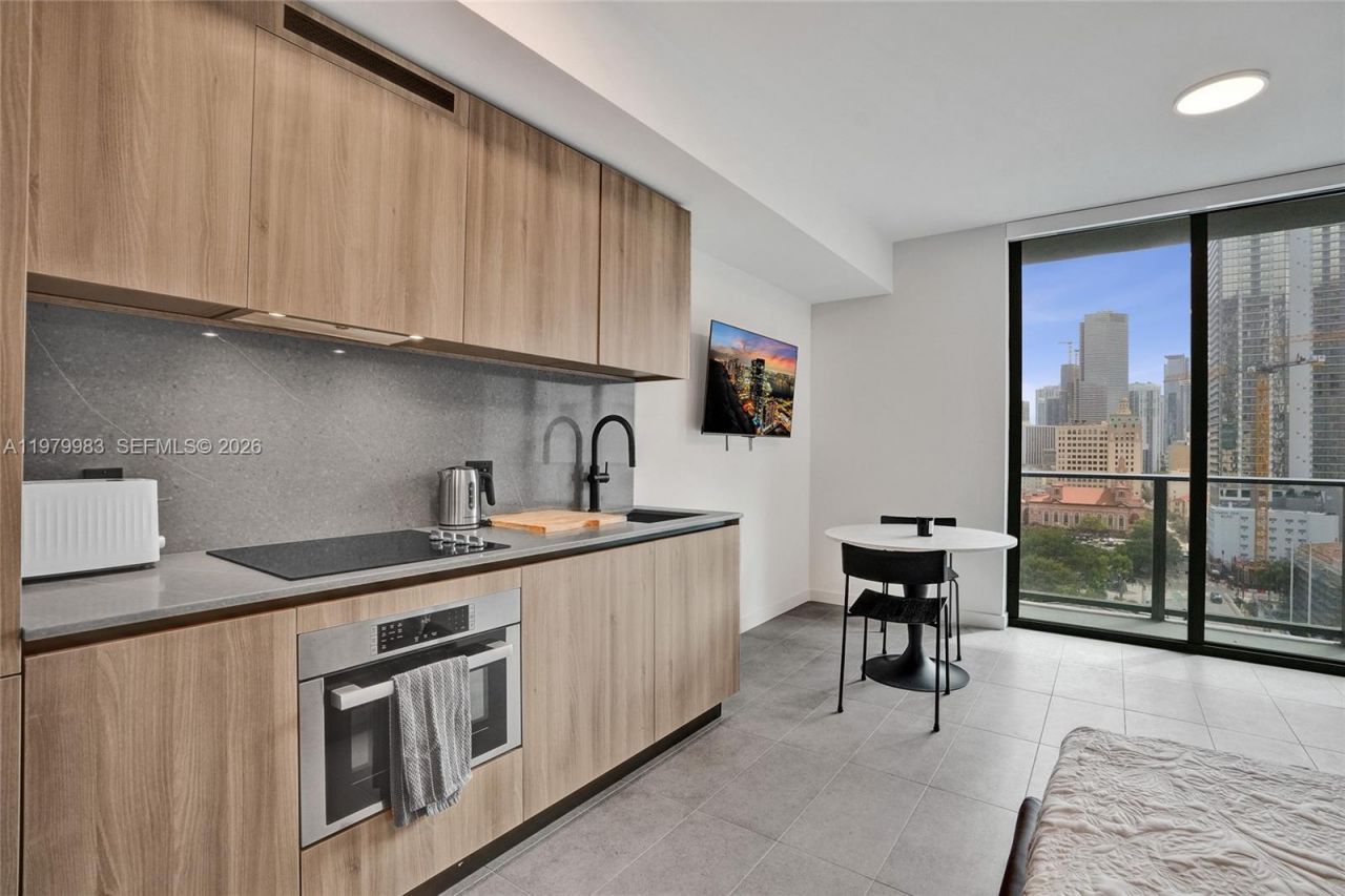 151 NE 5 , Unit 1404, Miami, FL 33132 Photo