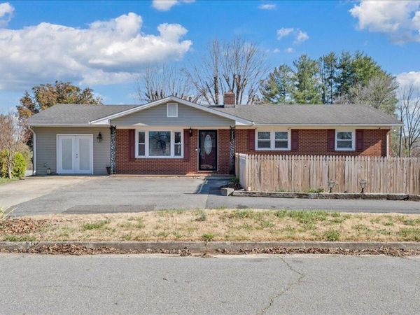 920 Ainsley ST, Martinsville, VA 24112