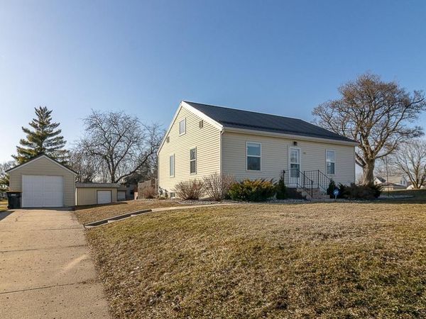 205 Park Street N, Fairfax, MN 55332