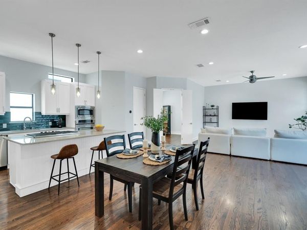 2119 Albany Street , Dallas, TX 75201