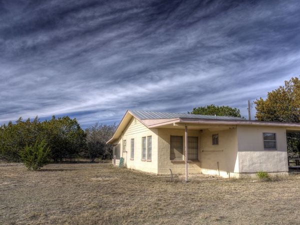 22 SQUIRREL BEND, Uvalde, TX 78801