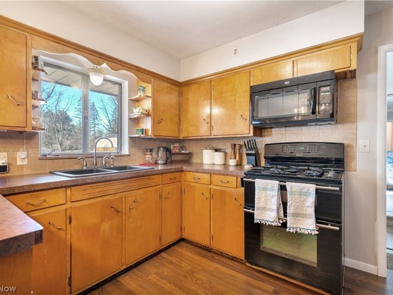 1670 Berna Road, Green, OH 44312 Photo 11