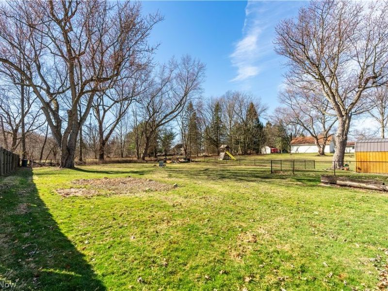 1670 Berna Road, Green, OH 44312 Photo 3