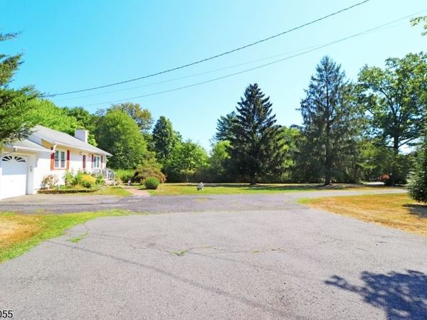 380 River Rd, East Hanover, NJ 07936