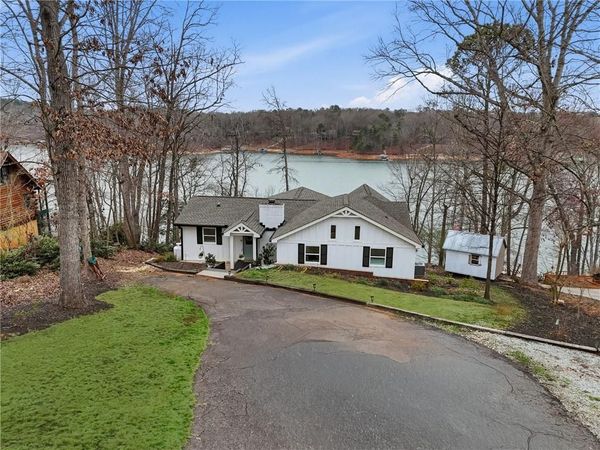 214 Sugar Cane Drive, Hartwell, GA 30643