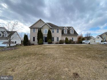 145 LONG VIEW, CARLISLE, PA 17013
