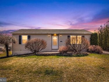 14 SEDGWICK DRIVE, EAST BERLIN, PA 17316