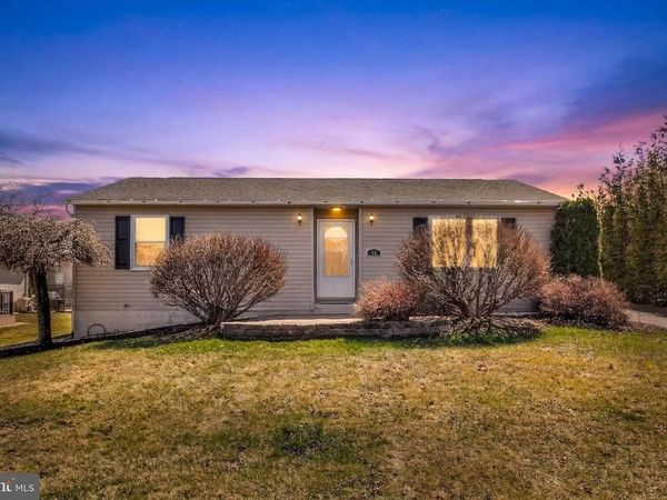 14 SEDGWICK DRIVE, EAST BERLIN, PA 17316