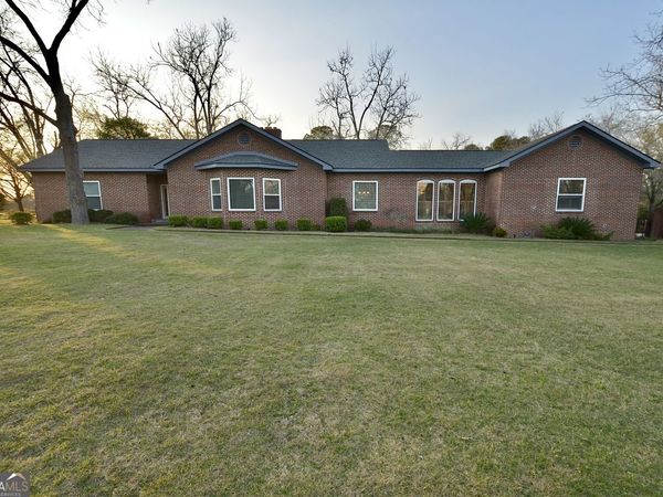 614 9th Avenue, Eastman, GA 31023