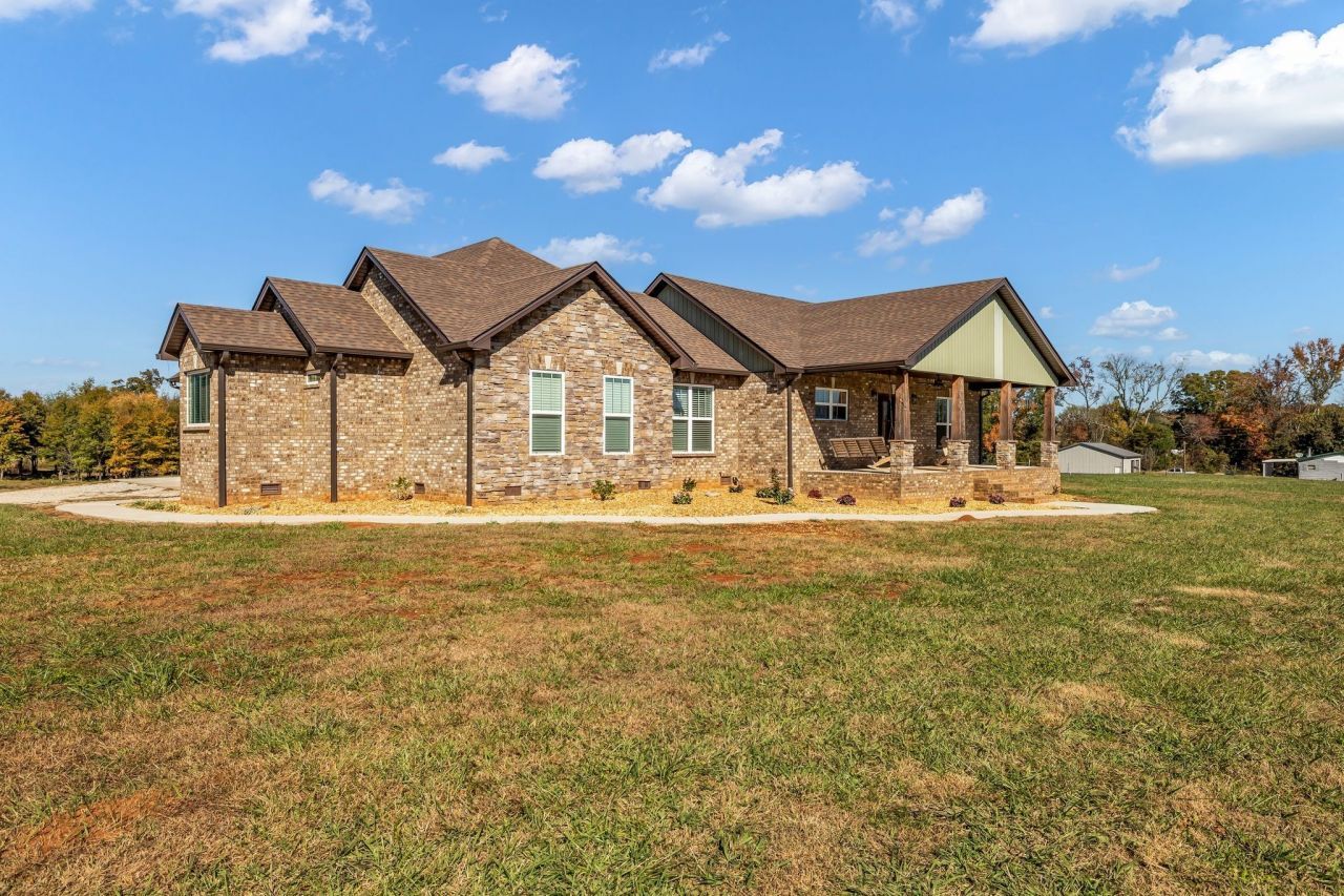 1645 Oak Grove Rd , Decherd, TN 37324 Main Photo