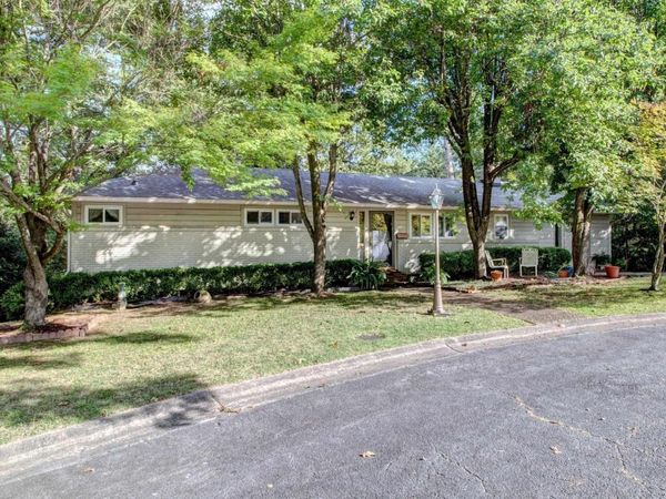 109 Winnwood Road, Little Rock, AR 72207