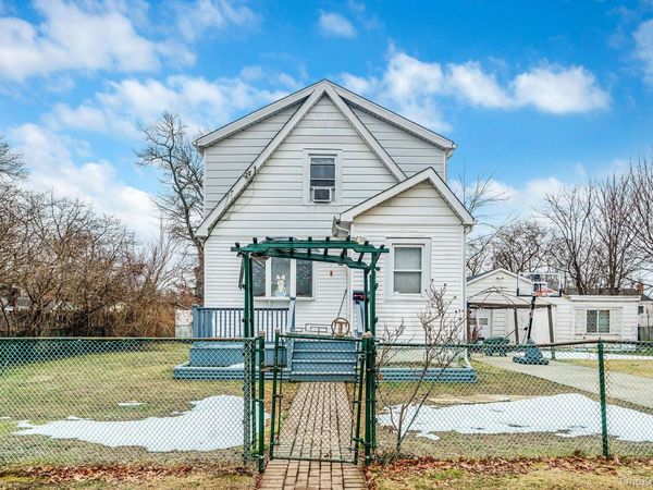 180 25th Street, Copiague, NY 11726