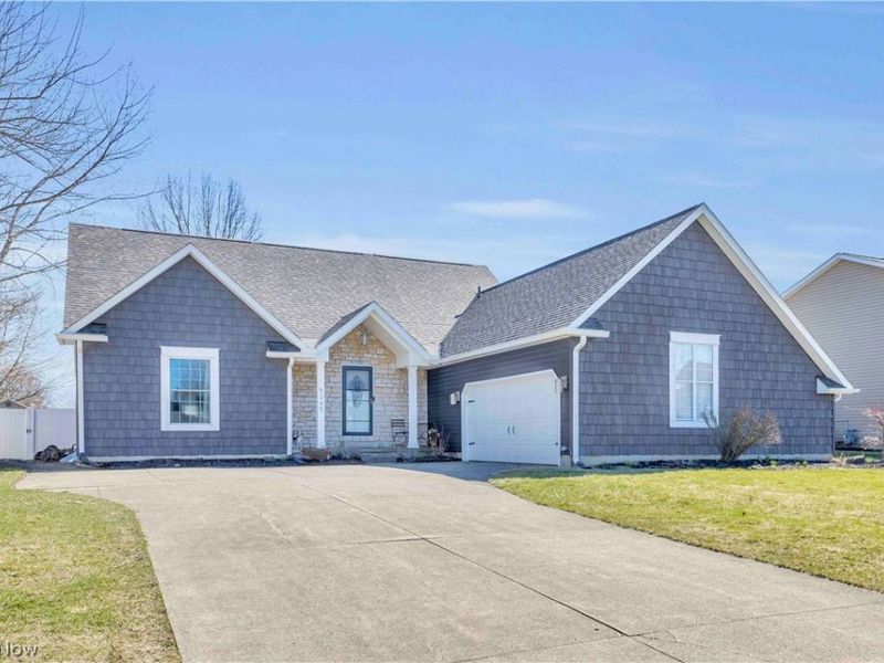 5265 Lisa Way , North Ridgeville, OH 44039 Photo 2