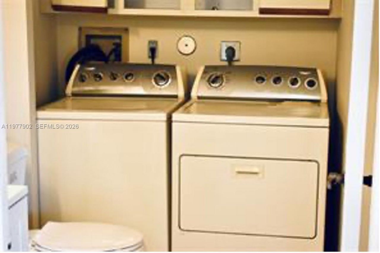 8392 S Coral Cir , Unit 8392, North Lauderdale, FL 33068 Photo