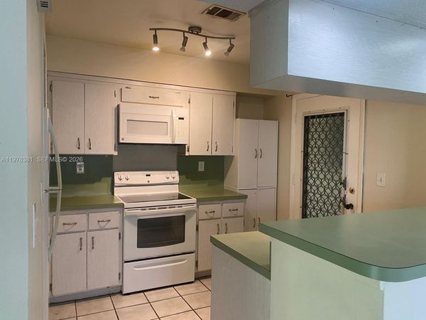 9150 NW 38th Dr , Unit 301, Coral Springs, FL 33065