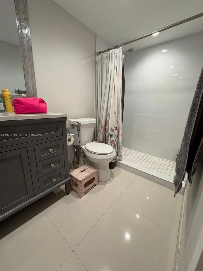 10280 NW 9th St Cir , Unit 202, Miami, FL 33172 Photo