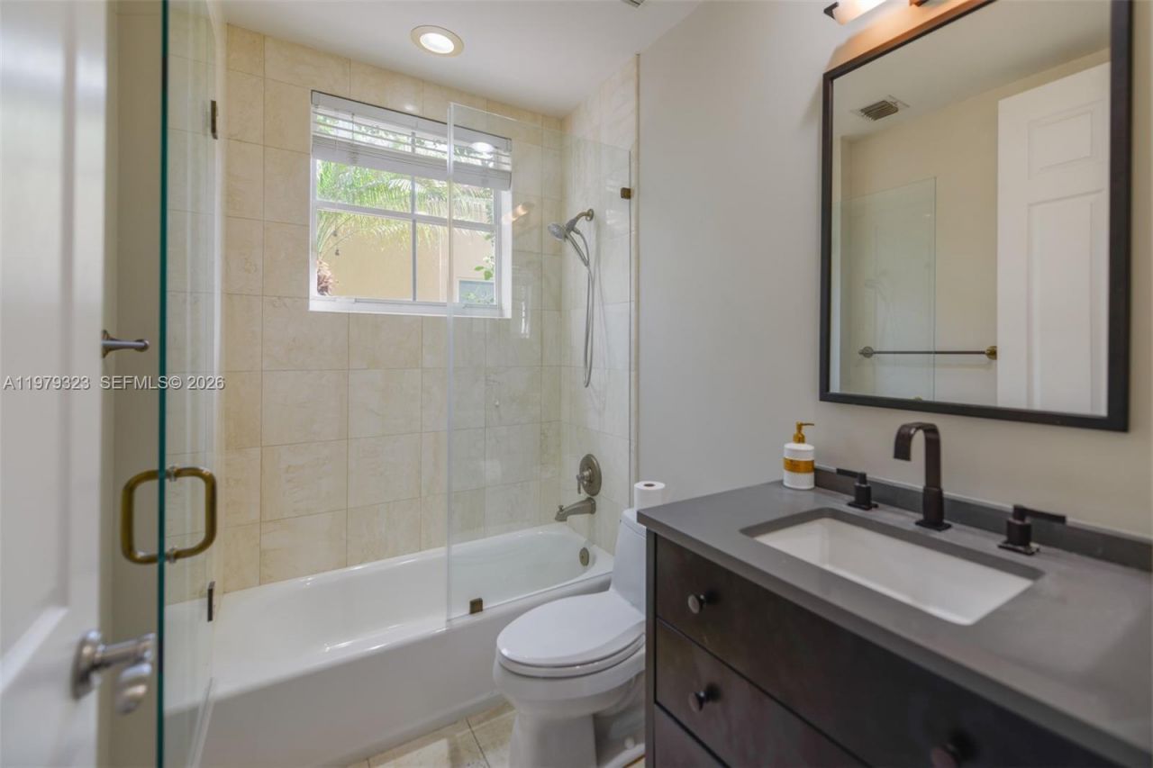 1448 Mariner Way , Hollywood, FL 33019 Photo