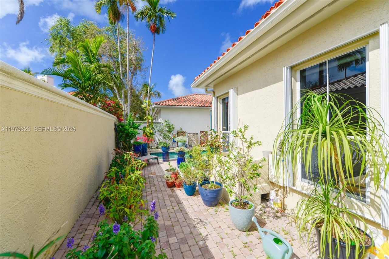 1448 Mariner Way , Hollywood, FL 33019 Photo