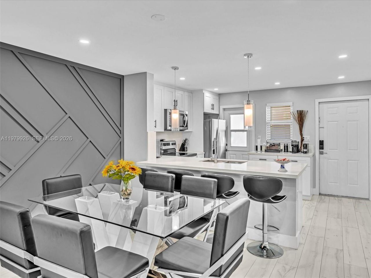 610 NE 12th Ave , Unit 203, Hallandale Beach, FL 33009 Photo