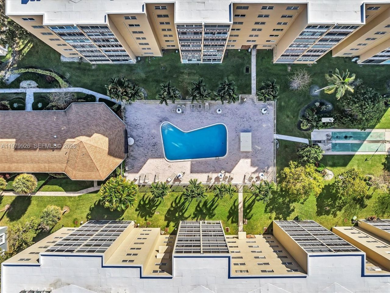 610 NE 12th Ave , Unit 203, Hallandale Beach, FL 33009 Photo