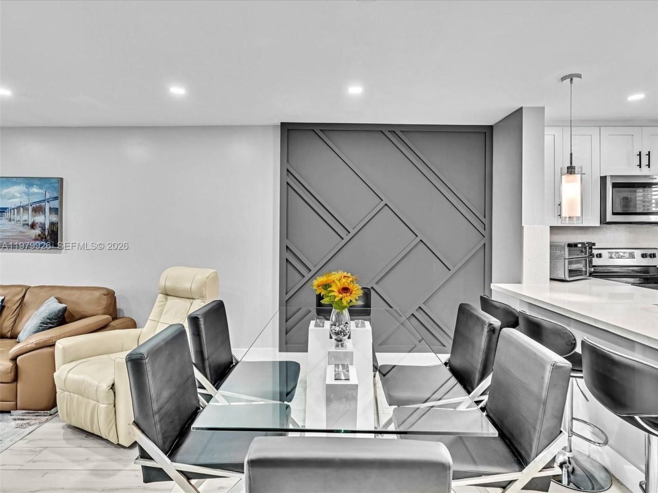 610 NE 12th Ave , Unit 203, Hallandale Beach, FL 33009 Photo