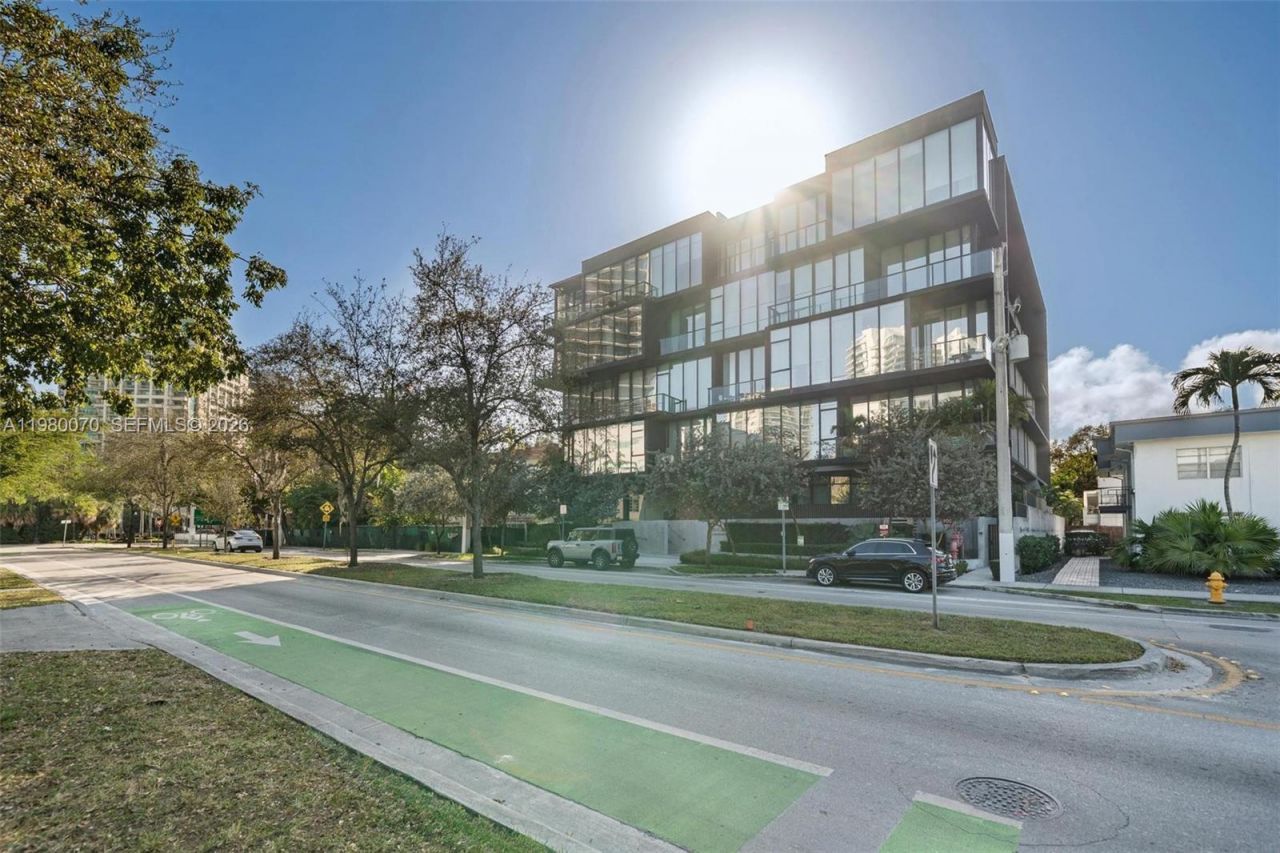 3156 SW 27th Ave, Unit 101, Miami, FL 33133 Photo